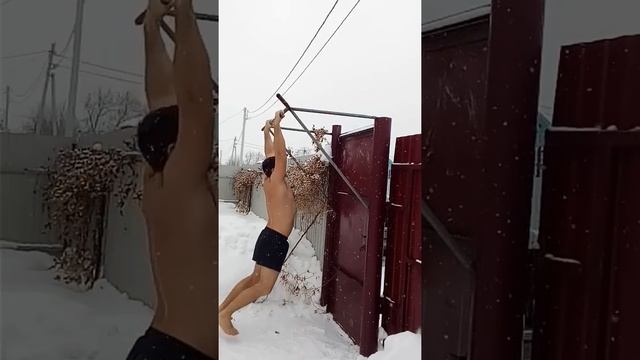 Подтягивания 35 раз вес 100,7 кг 44года(24 .01.2017) смотреть онлайн