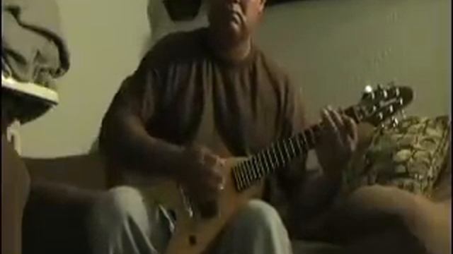 Flying V Mini BIG Ultra Metal Sounds смотреть онлайн