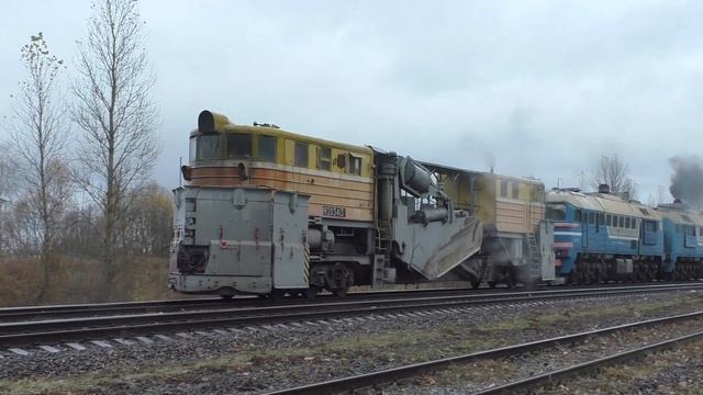 Где-то выпал снег? 2М62У-0195 и струг-снегоочиститель СС1М-041 смотреть онлайн