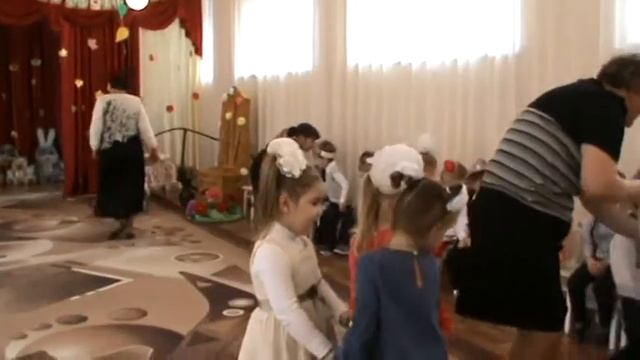 ОСЕННЕЕ РАЗВЛЕЧЕНИЕ 2 младшая группа МДОУ "Ясли - сад № 308 г. Донецк" Муз.руководитель Иванова Н.В смотреть онлайн