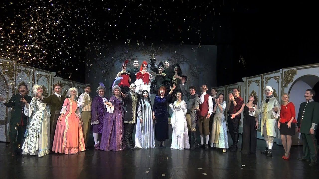 Оренбургская музкомедия поздравляет с наступающим Новым годом! смотреть онлайн