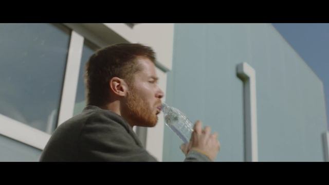 Плати на бегу с картой VISA в своем смартфоне и получай скидку! смотреть онлайн