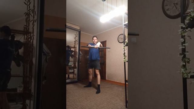 Присед. ЧЕЛЕНДЖ на мобильность плеча от @vadimkozevnikov . Воспитание силы. (4.11.23г.) смотреть онлайн