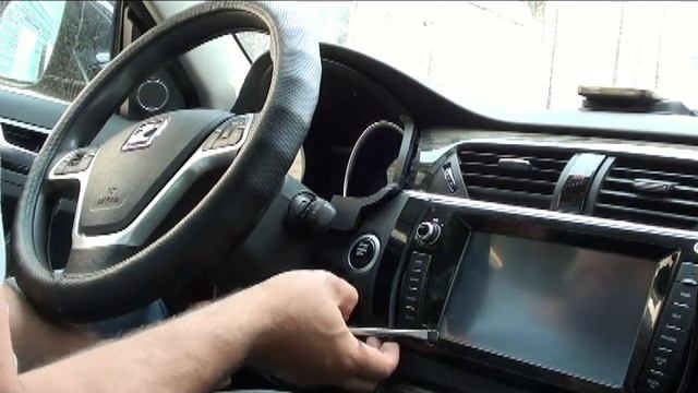 Подготовка к замене и снятие старой магнитолы на Zotye T600 смотреть онлайн