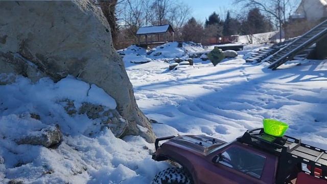 Traxxas TRX4 79 Bronco vs TRX4 Sport TWCNL match 14 at snow covered Crawler County смотреть онлайн