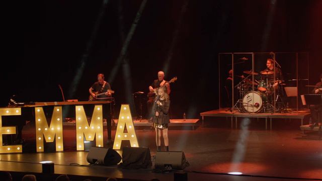 Emma Kok A Moment Like This
