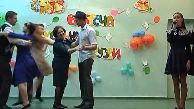 Вечер школьных друзей в 10 школе 2018 г. Репортаж. смотреть онлайн