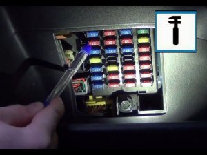 Замена предохранителя реле вентилятора салона в Hyundai Getz