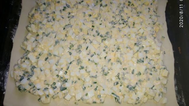 Слоёный пирог с яйцом и зеленью) смотреть онлайн