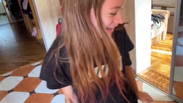 VLOG Шопинг перед учёбой ?, раздаю подарки? смотреть онлайн