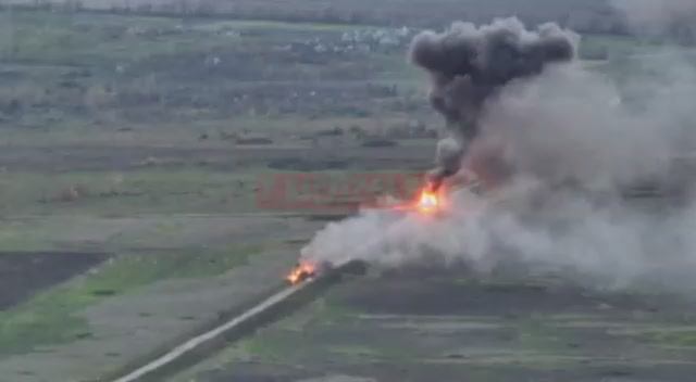 Артиллерия и танки 4-го полка НM ЛНР громят бронетехнику ВСУ в районе Спорного. смотреть онлайн