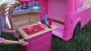Мультик Барби Зарядка на пикнике в Автодомике Куклы для девочек Dolls ♥ Barbie Original Toys