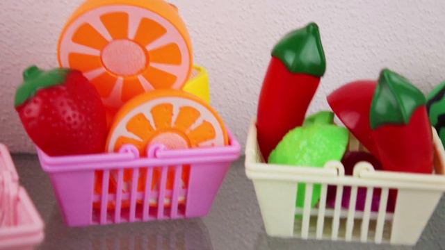 Малышка Маша знает какой завтрак полезен для малышей Лепим из Плей до Режем овощи смотреть онлайн