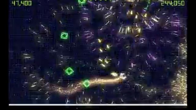 Geometry Wars Retro Evolved: My first video смотреть онлайн