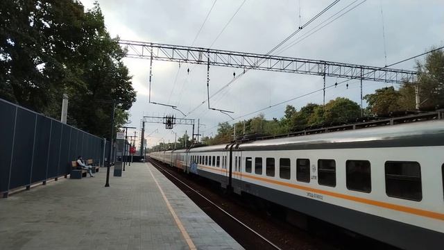 Электропоезд ЭП2Д-0140 сообщением Москва Казанская-Ипподром(47 км) в новой ливрее МЦД смотреть онлайн