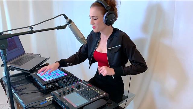 Live Vocal Looping with Waves OVox: Neon Vines смотреть онлайн