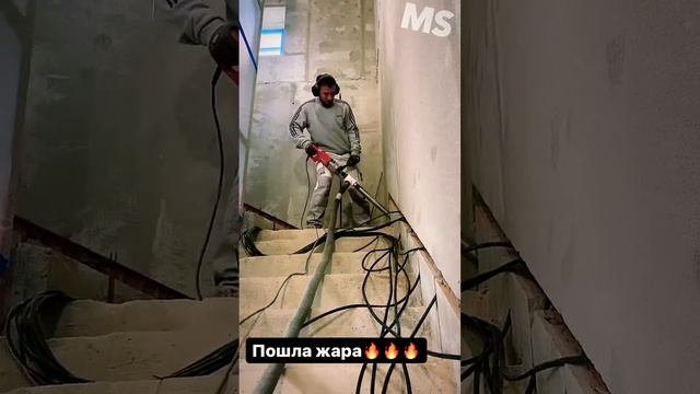 Самый умный дом !!!! Каскадная подсветка лестницы. смотреть онлайн