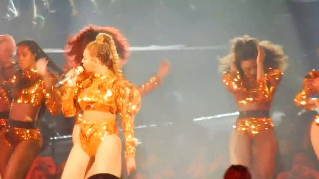 Beyoncé - Diva/Cut It/Panda (12.07.16 Düsseldorf) HD смотреть онлайн