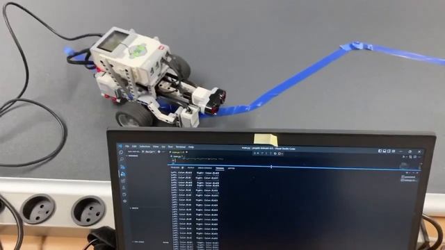 2. Lego Mindstorms EV3 - Follow line with Python смотреть онлайн