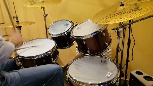 Laura Pausini - Gente _ Mattia Rinaldi Drum Cover смотреть онлайн
