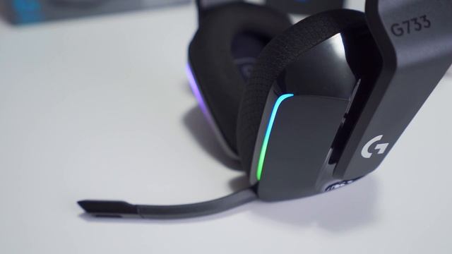 Logitech G733 Lightspeed Wireless Gaming Headset Review and Mic Test смотреть онлайн