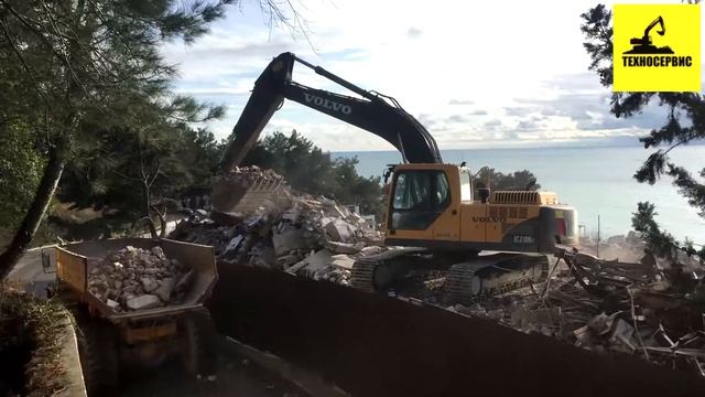 Снос заброшенной гостиницы в городе Туапсе. смотреть онлайн