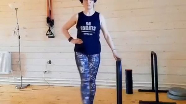 ДЛЯ #НАЧИНАЮЩИХ / #разминка: #очень #легкая #тренировка на #ноги #стопы #икры #бедра в #Healbe Club