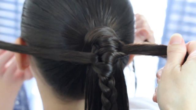 Knotted Loop Braid смотреть онлайн