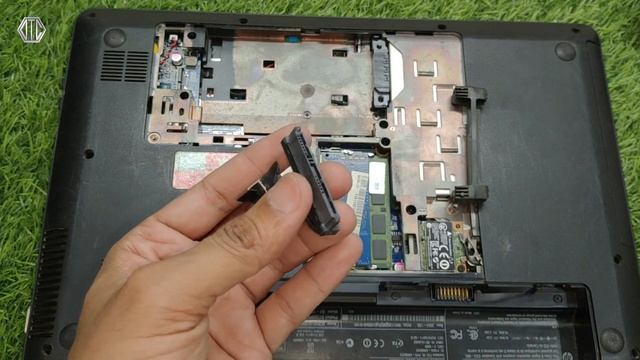 HP Laptop Me SSD Kaise Lagaye | How to Install SSD In Hp Laptop | Upgrade Hp Laptop HDD to SSD смотреть онлайн