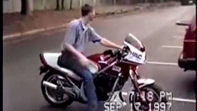 1983 Honda Interceptor VF750 смотреть онлайн