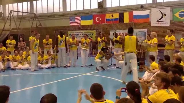 Roda dos Graduados e Jogo de Iuna. Mundo Capoeira 2012 смотреть онлайн