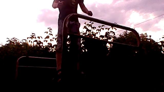 Прыгаю на пружинной кровати 500 раз! смотреть онлайн