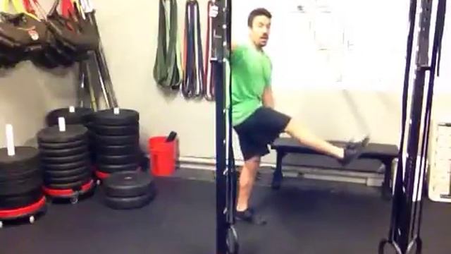 Dynamic Stretching: Leg Swings - Coach Rob - 3STRONG смотреть онлайн