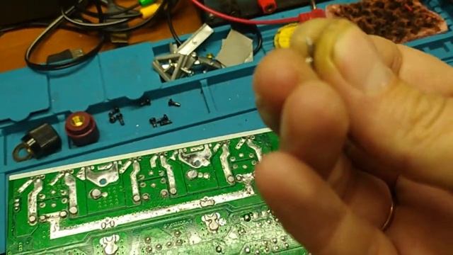 Ремонт инвертора 12V-220V Powerone Plus 4000W смотреть онлайн