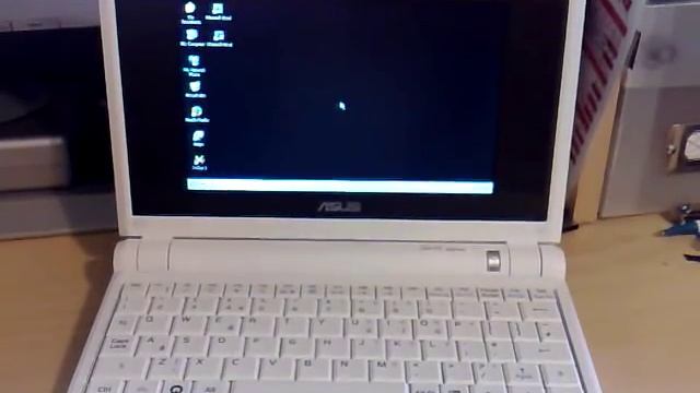 Asus EEE 2G Surf Running Windows XP