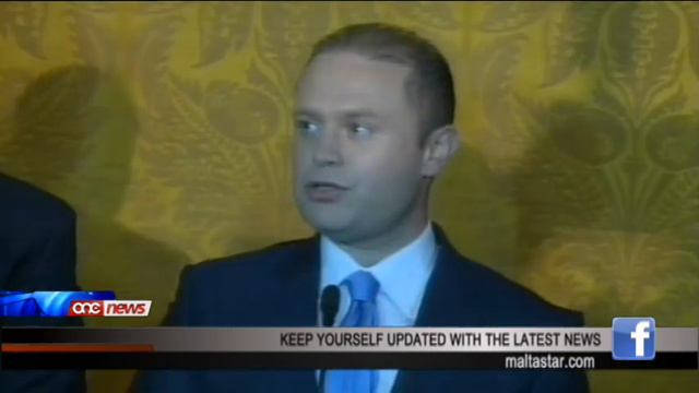 Joseph Muscat jieħu l-ġurament bħala s-seba Prim Ministru ta' Malta indipendenti смотреть онлайн