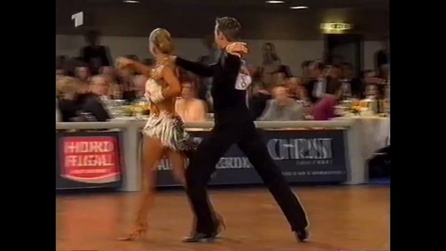 2000 ARD Masters Gala - Klaus Kongsdal and Viktoria Franova intro Samba смотреть онлайн