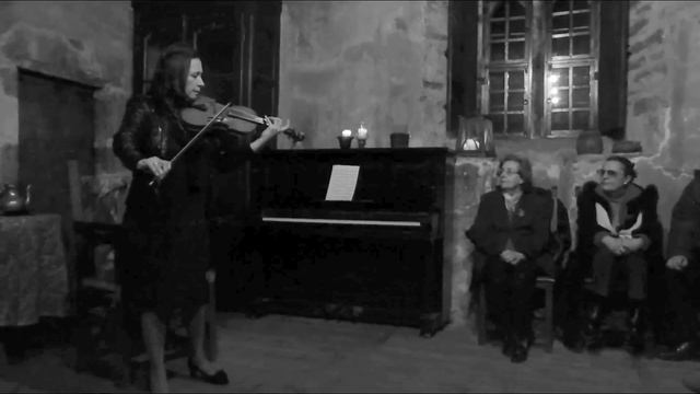 BACH- Ciaccona dalla Partita n° 2 in Re minore BWV 1004 suonata da Sonig Tchakerian смотреть онлайн