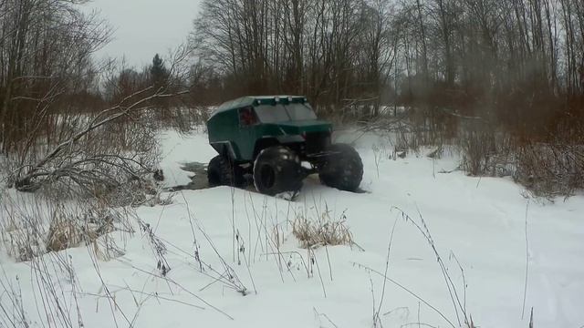 Самодельные вездеходы. Покатушки часть 2. Замёрзшие дороги и ручьи. смотреть онлайн