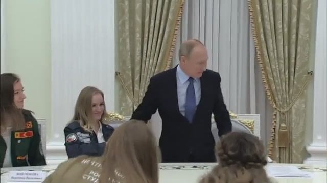 Владимир Путин встретился с представителями движения студенческих отрядов. смотреть онлайн