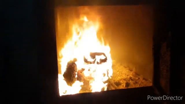 Горящий кирпич против доски в мазуте!!! смотреть онлайн