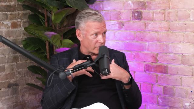 Chris Hansen: To Catch A Predator, Ghislaine Maxwell's Client List, & Catching Onision смотреть онлайн