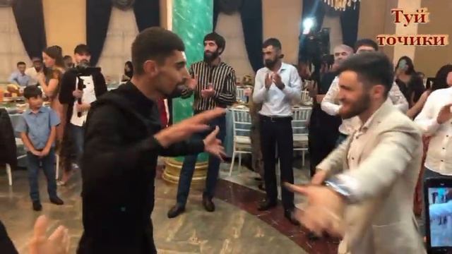 ЗАЖИГАТЕЛЬНЫЙ ТАНЕЦ НА ТАДЖИКСКОЙ СВАДЬБЕ/ТУЙИ ТОЧИКИ/TAJIK WEDDING 2020))) смотреть онлайн