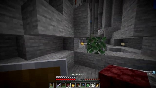 Minecraft Manhunt but RANDOM DROPS come from the SKY... смотреть онлайн