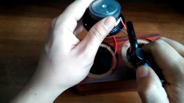 что внутри китайской Bluetooth колонки смотреть онлайн