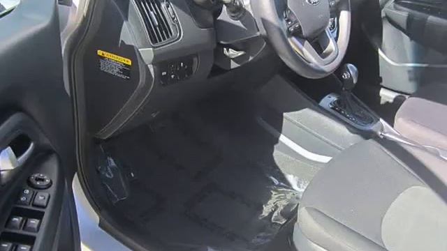 2017 Kia Rio 4d Sedan LX Auto (St. Charles, Missouri) смотреть онлайн