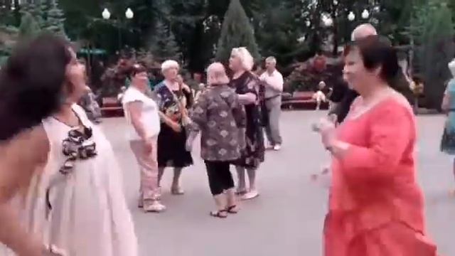танцы под красивую музыку.. смотреть онлайн
