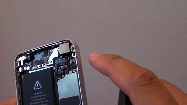 iPhone 5: Find Where the Microphone are Located and How Many There are смотреть онлайн