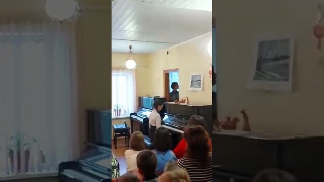 Руслана играет песни «Качели» и «танец неуклюжего Лешего». смотреть онлайн