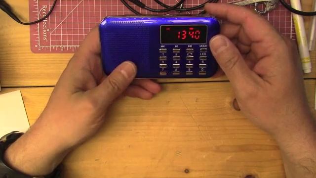 Mifine mini AM FM MP3 player radio model Y-896 AM with flashlight смотреть онлайн